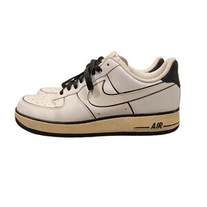 NIKE AIR FORCE 1 '07 SNEAKERS. TUXEDO WHITE/BLACK COLORWAY. SIZE 13